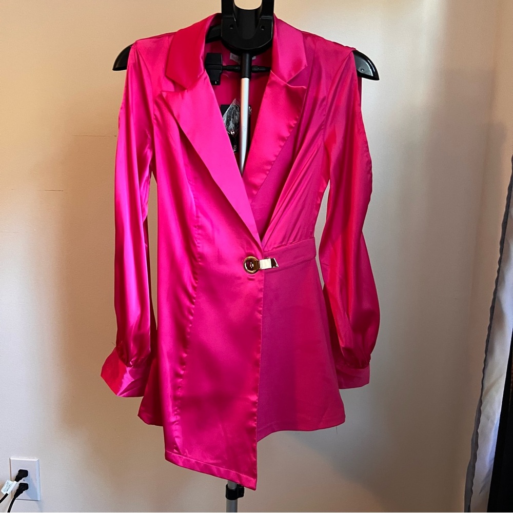 Beautiful one piece jumper, hot pink, XS with gold buckle